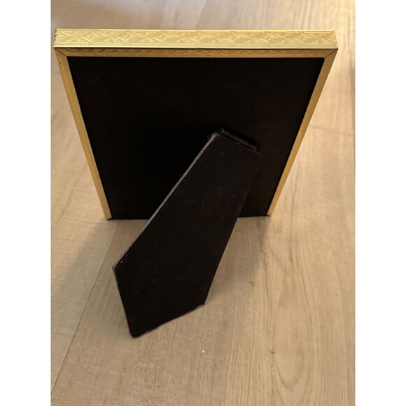 Gold Metal 5x7 Desk Frame By Magee Company With Embossed Design - Picture 3 of 4
